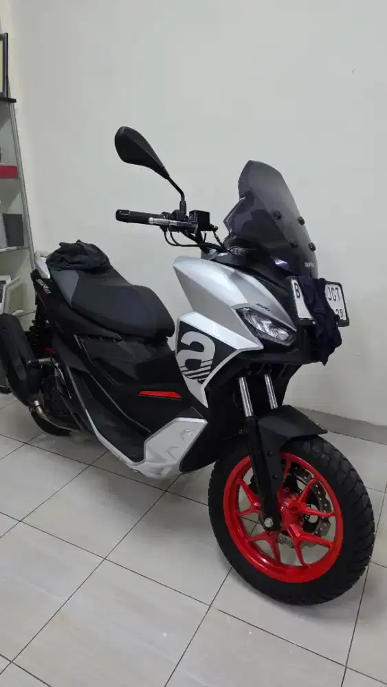 Aprilia SRGT 200 low KM 1100 sangat terawat