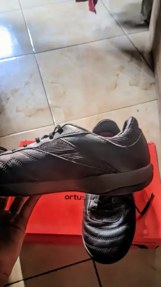 sepatu futsal ortus jogosala