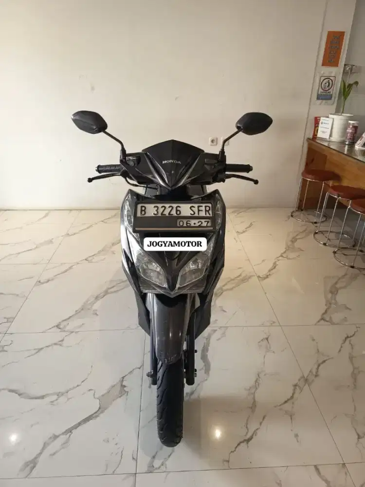 1 - Honda Vario 125 KZR Tahun 2012