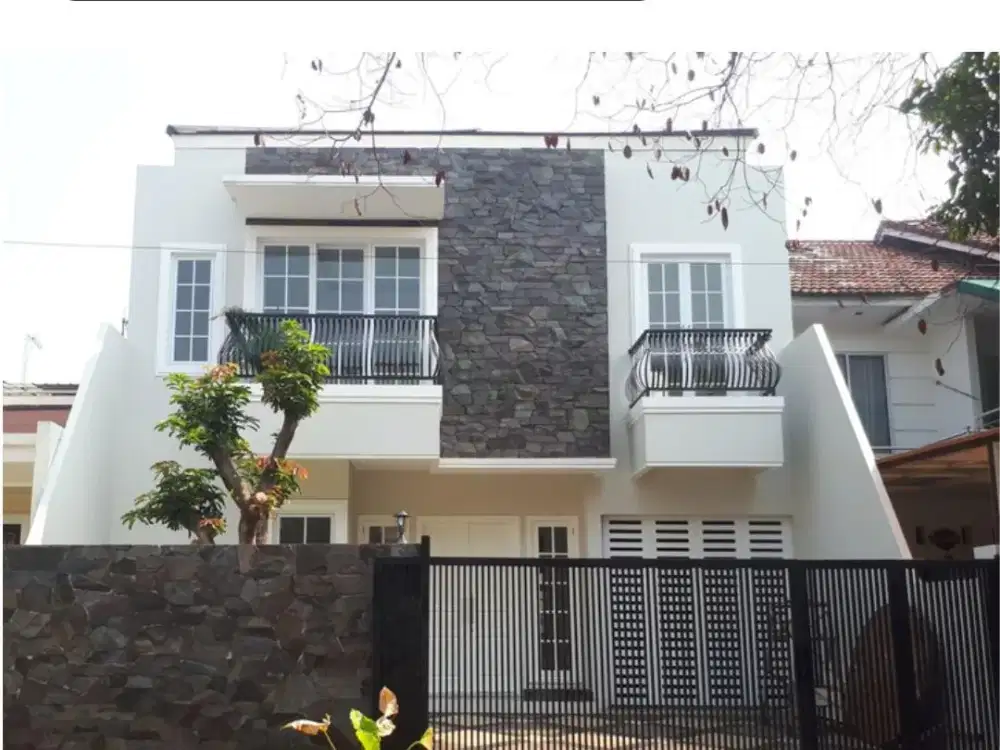 DIJUAL RUMAH LUAS SIAP HUNI DI KENCANA LOKA BSD 'MRB73'