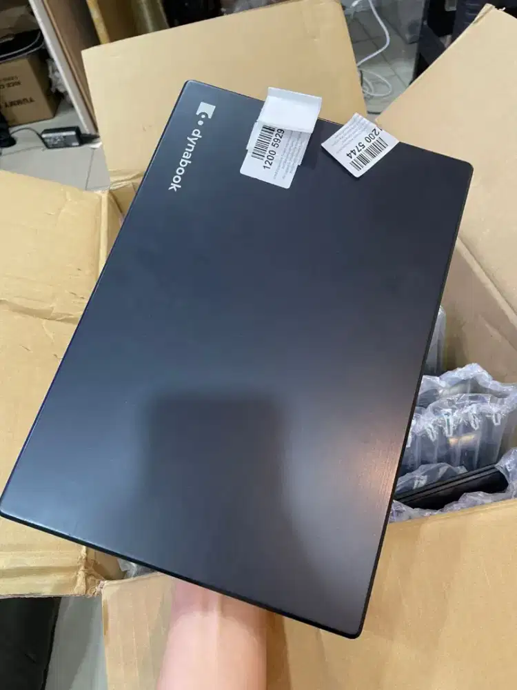 Toshiba Dynabook G83 slim