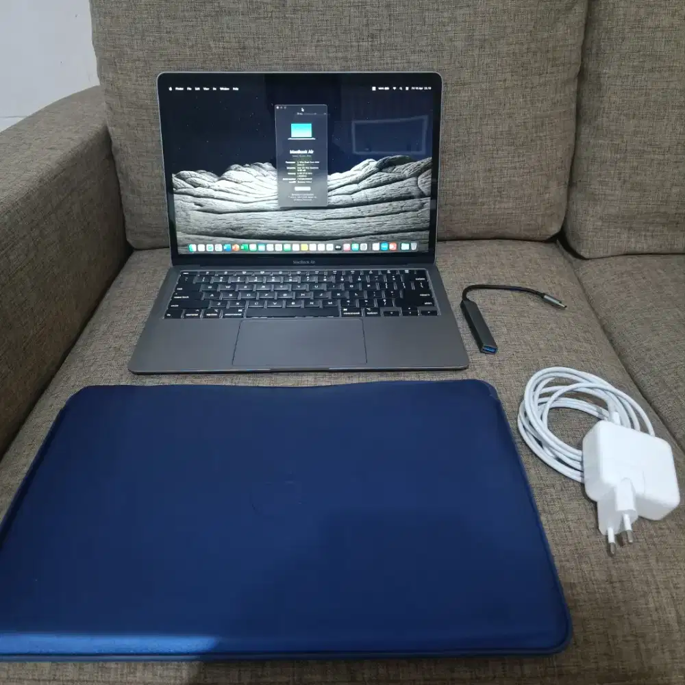 Macbook Air 2020 core i3 ram 8gb ssd 256gb battery health 100% bonus