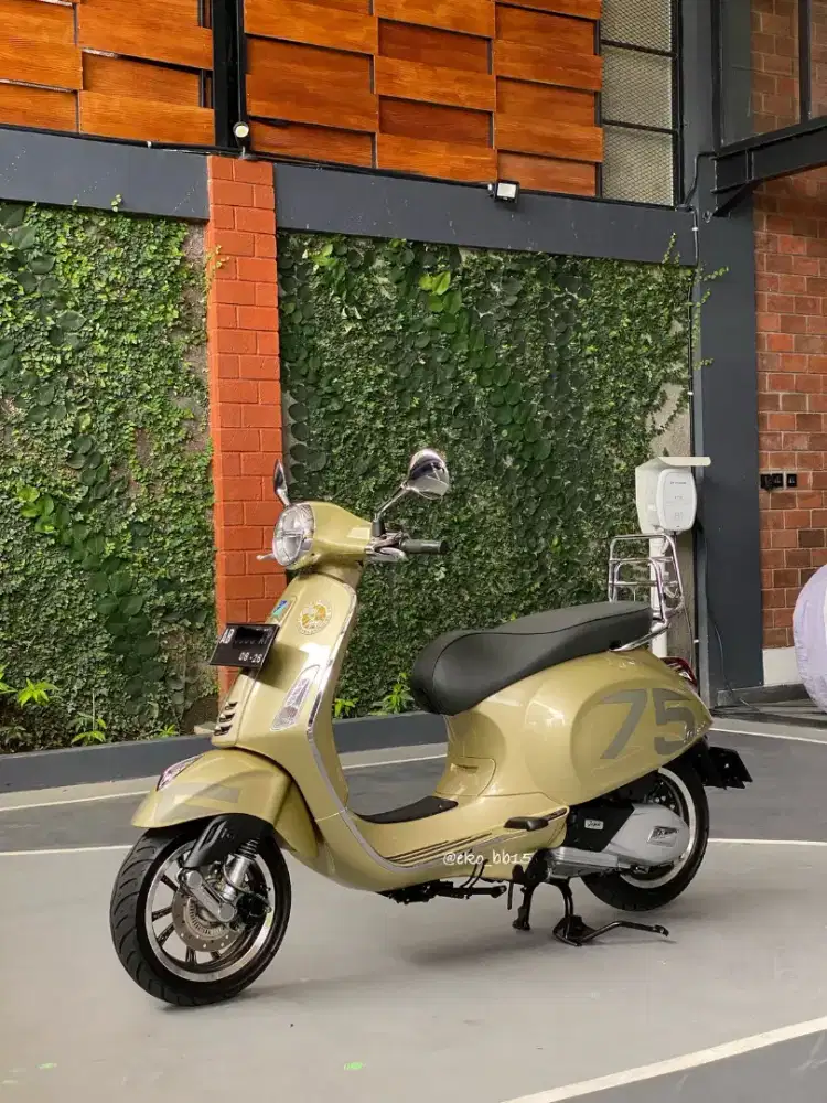 Vespa Primavera Limited Edition 75th Anniversary Istimewa