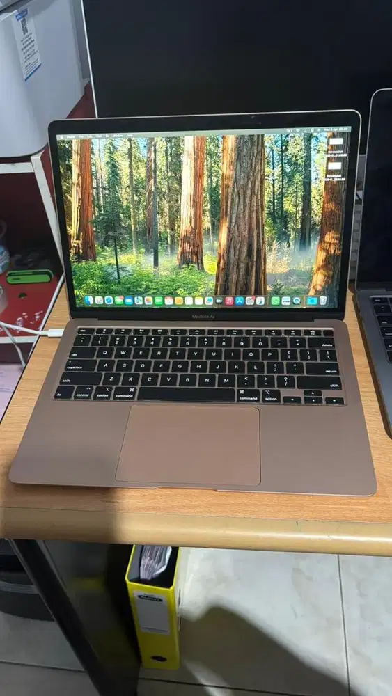 Macbook air 2020 core i3 8/256gb 13 mulus like new cc 9