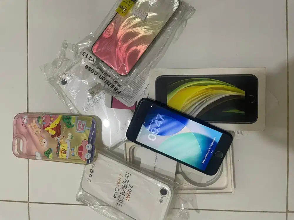 Iphone SE 2020 128GB Ibox Lengkap jual santai