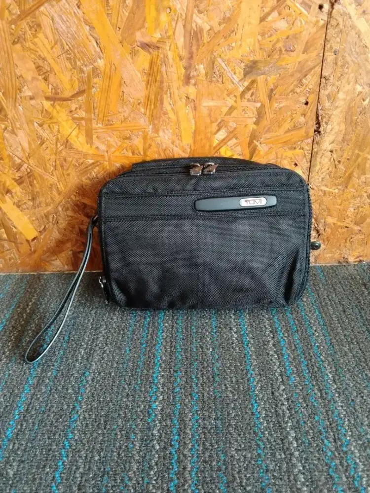 Tumi Alpha clutch bag pouch tas second brand original