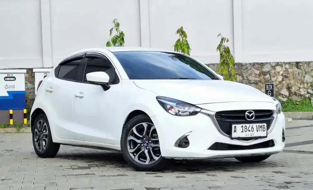 Mazda 2 R AT 2019/18 Putih