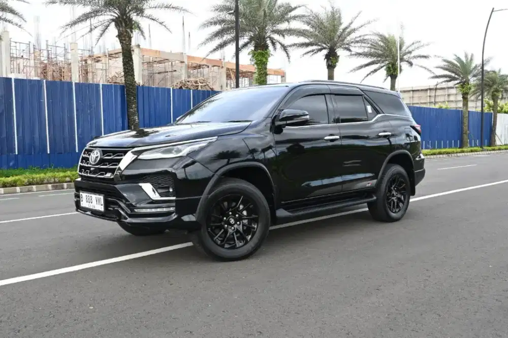 VRZ GR 2.8 AT 2023 Hitam