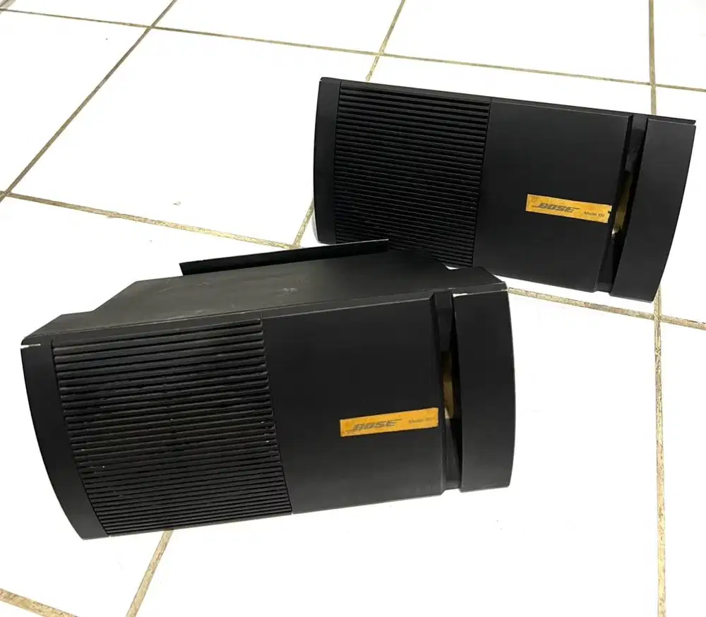BOSE V100 Speaker System (1 pasang = 2 pcs)