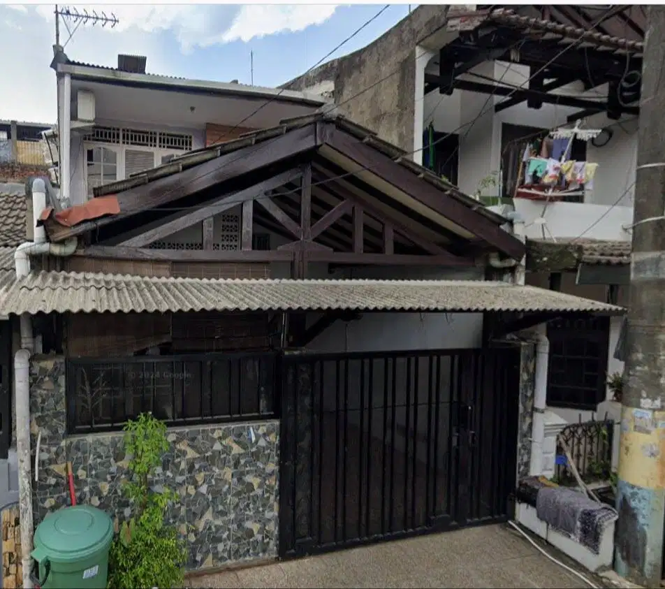 Dijual murah rumah 2 lantai di ciledug indah 2