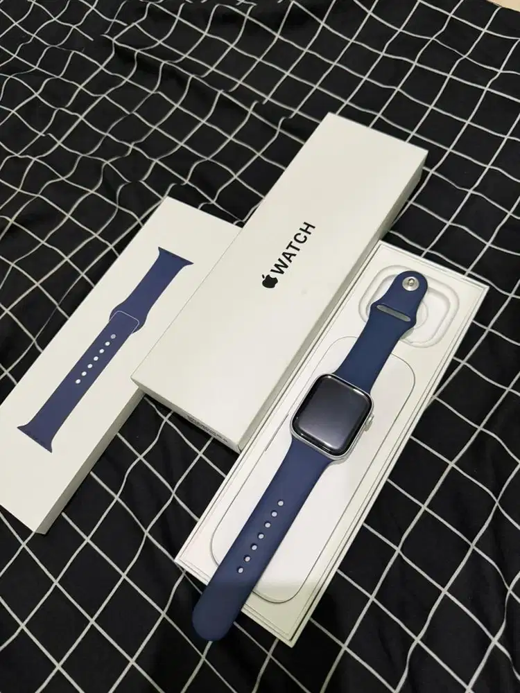 Apple Watch Se Gen 2 44 mm iBox like new 1 bulan pakai