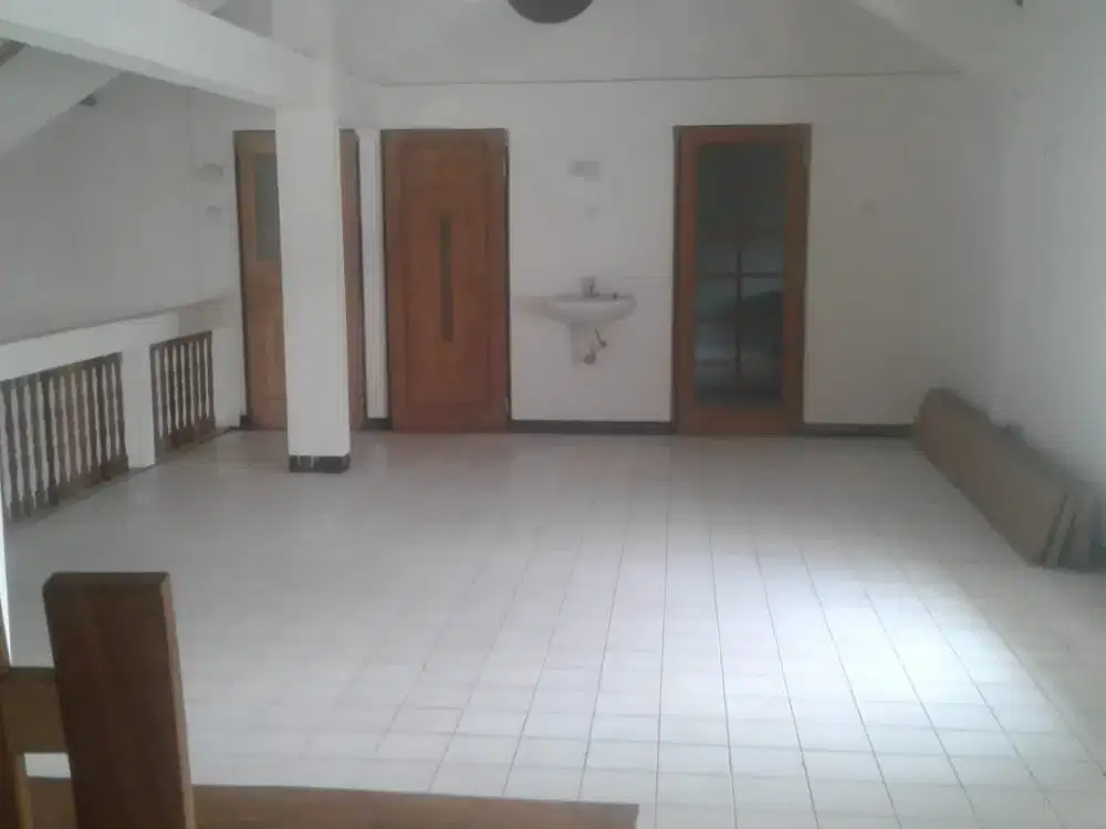 Dijual Rumah Hitung Tanah Luas di Bintaro Pesanggrahan, Jakarta Selatan