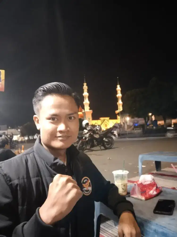 Saya sedang mencari pekerjaan sebagai driver