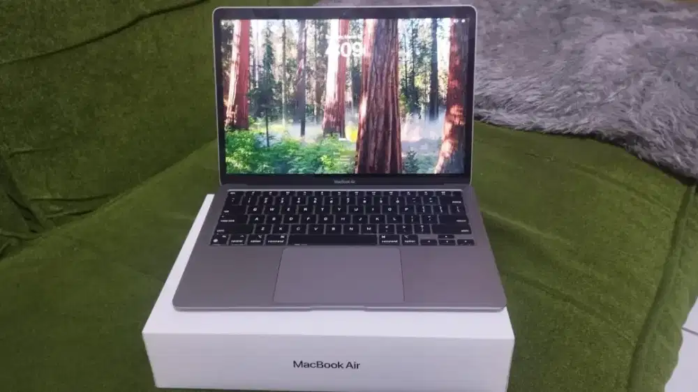 Macbook M1 2020 8/256Gb 13inch
