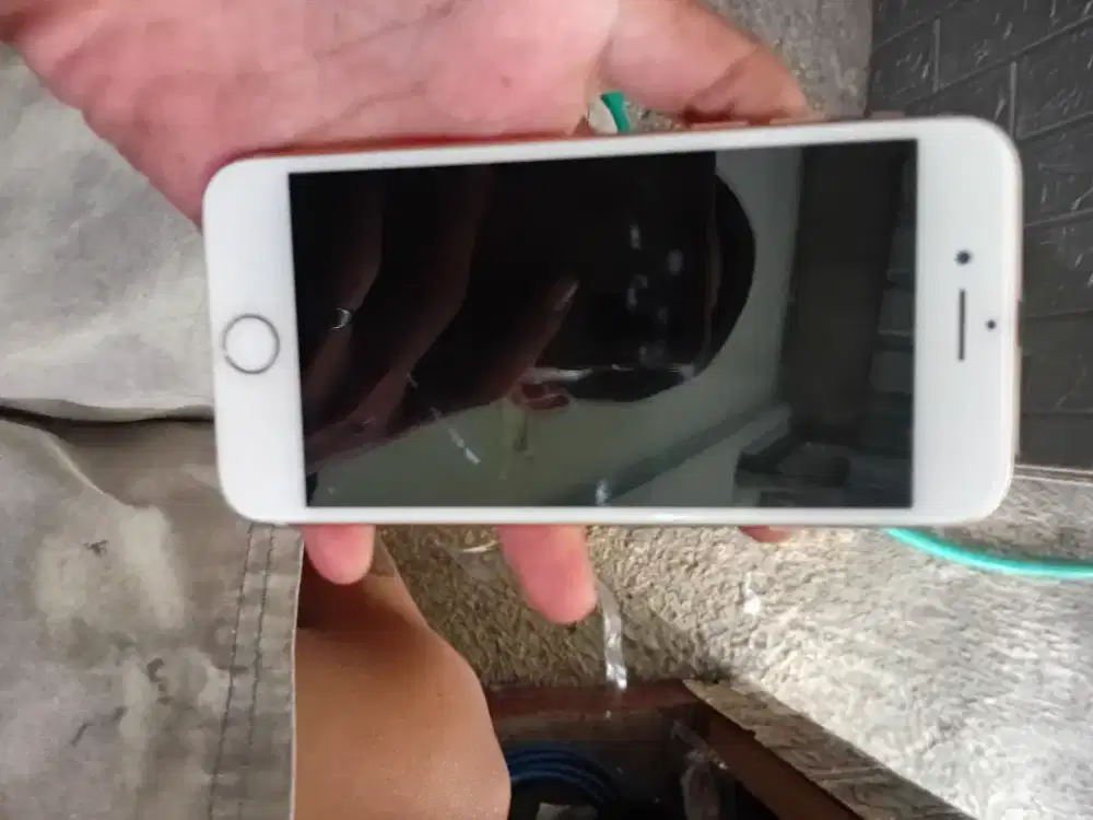 Dijual iphone 8 64gb