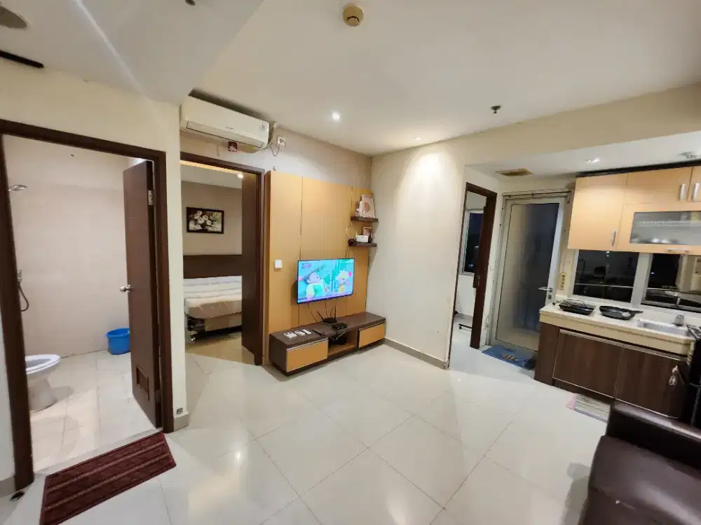 Di Sewakan  Grand 2BR Apartemen Sudirman Suites