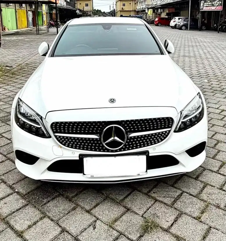 Mercedes benz c200  tahun 2019 EQ BOOST