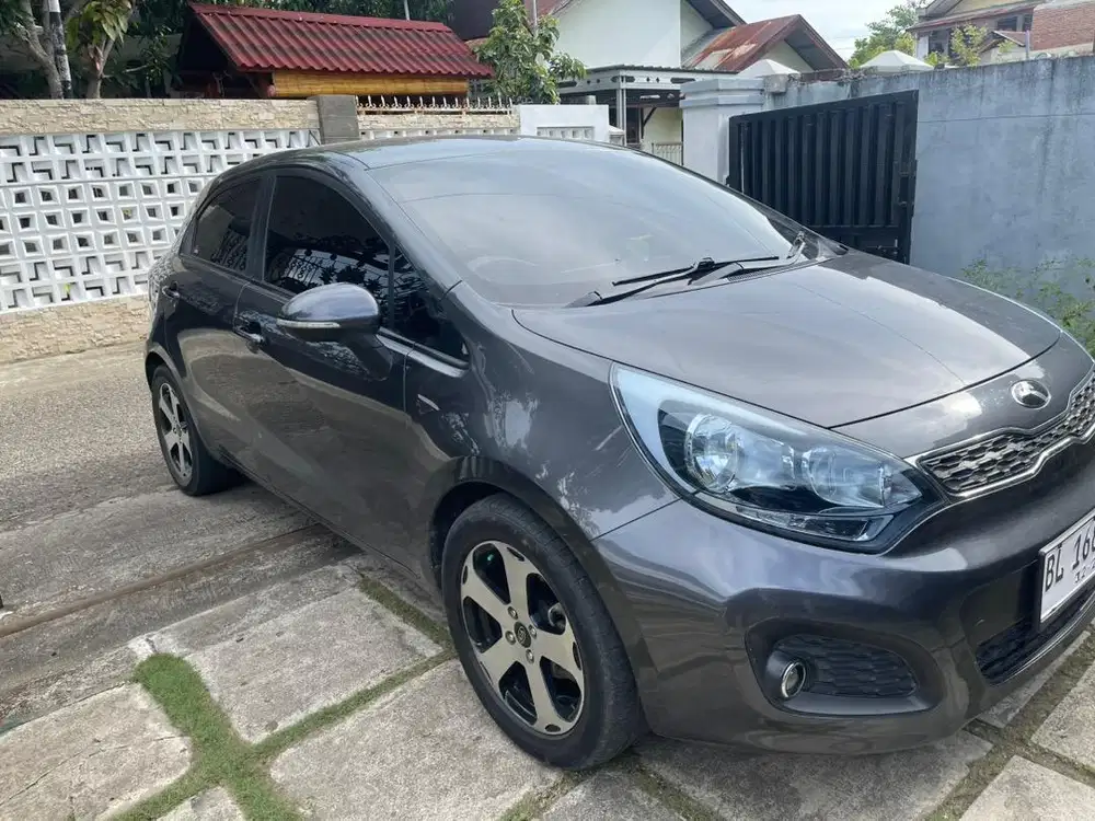 di jual kia rio tahun 2013