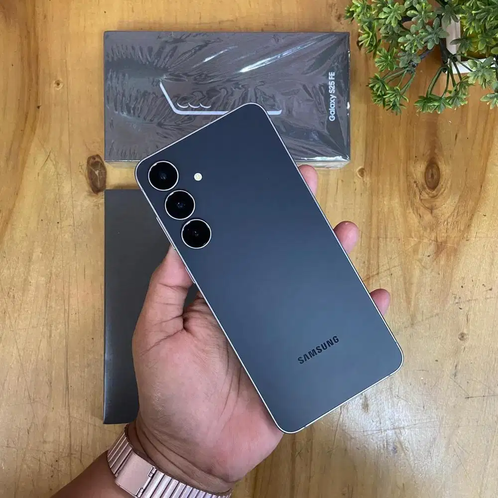 Samsung S25 FE 5G 8/256GB Titanium Black Garansi SEIN april 2027