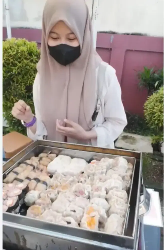 Lowongan penjaga dimsum diutamakan cowok