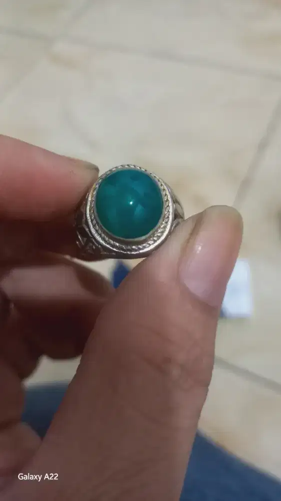 Bacan kantoran Giwang