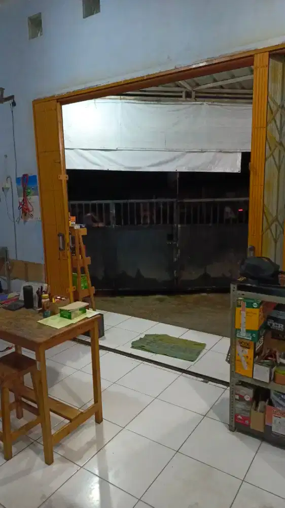 Di Cari Wanita Kerja Jaga Toko umur 19-28 tahun