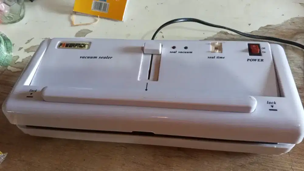 Alat pres dan vacum plastik