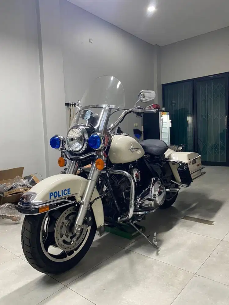 Harley Davidson Road King Police