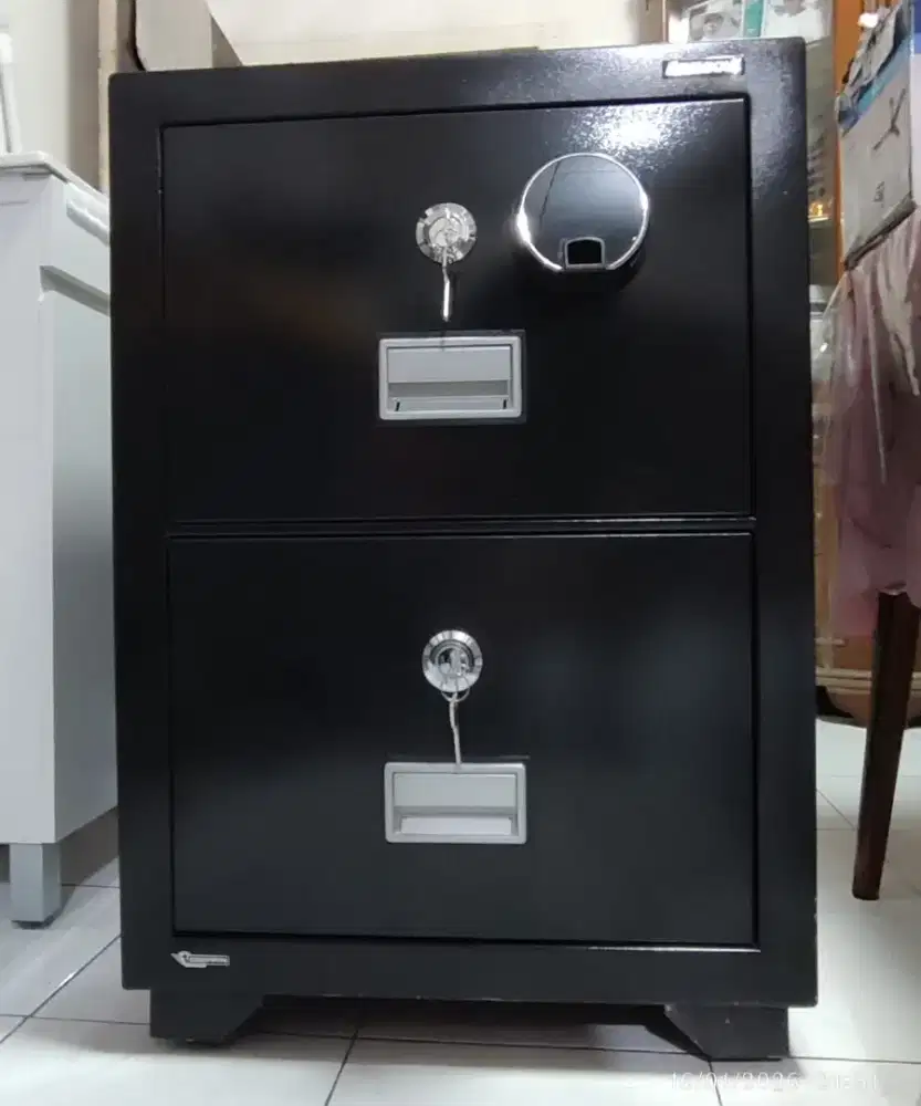 Krisbow berangkas grafin  penyimpanan tahan api 2 laci 70x57x82