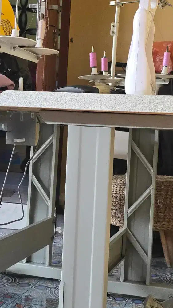 D cari penjahit wanita