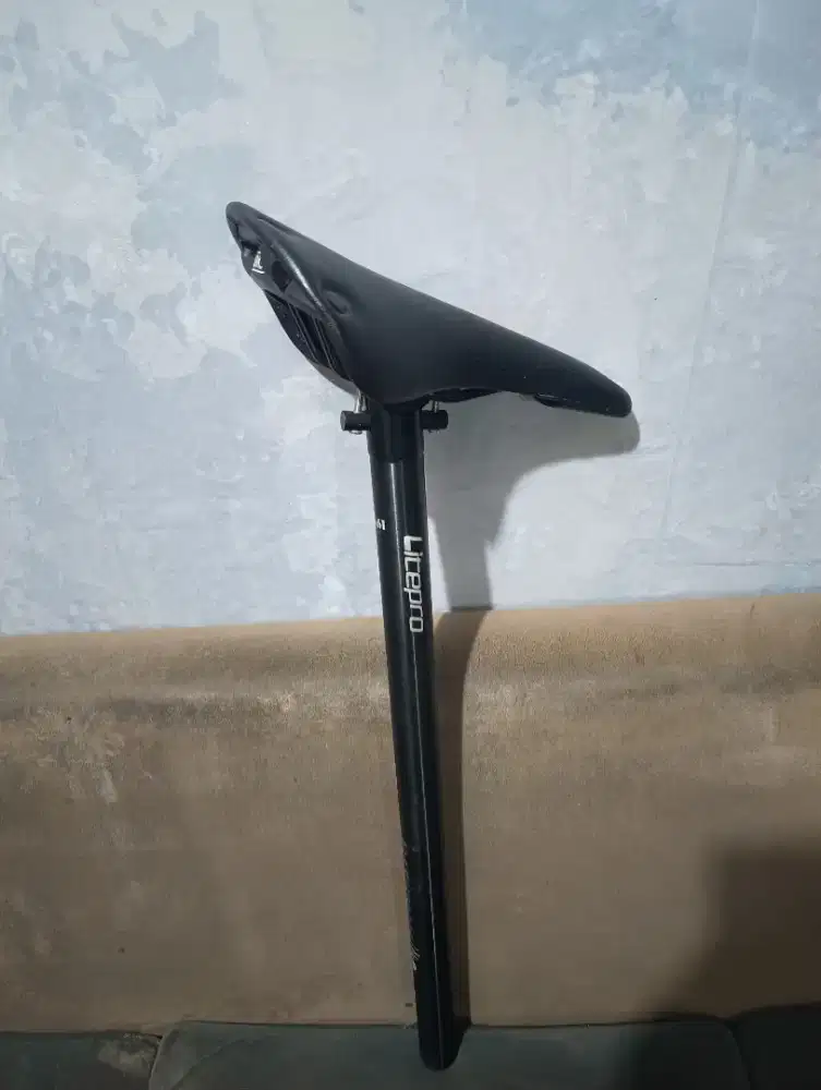 Seatpost Litepro dan sadel jok sepeda Luce