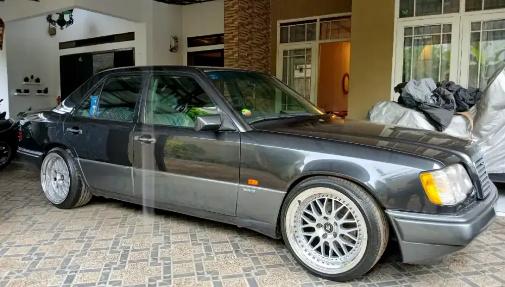 Mercy boxer 300e th 93 MT