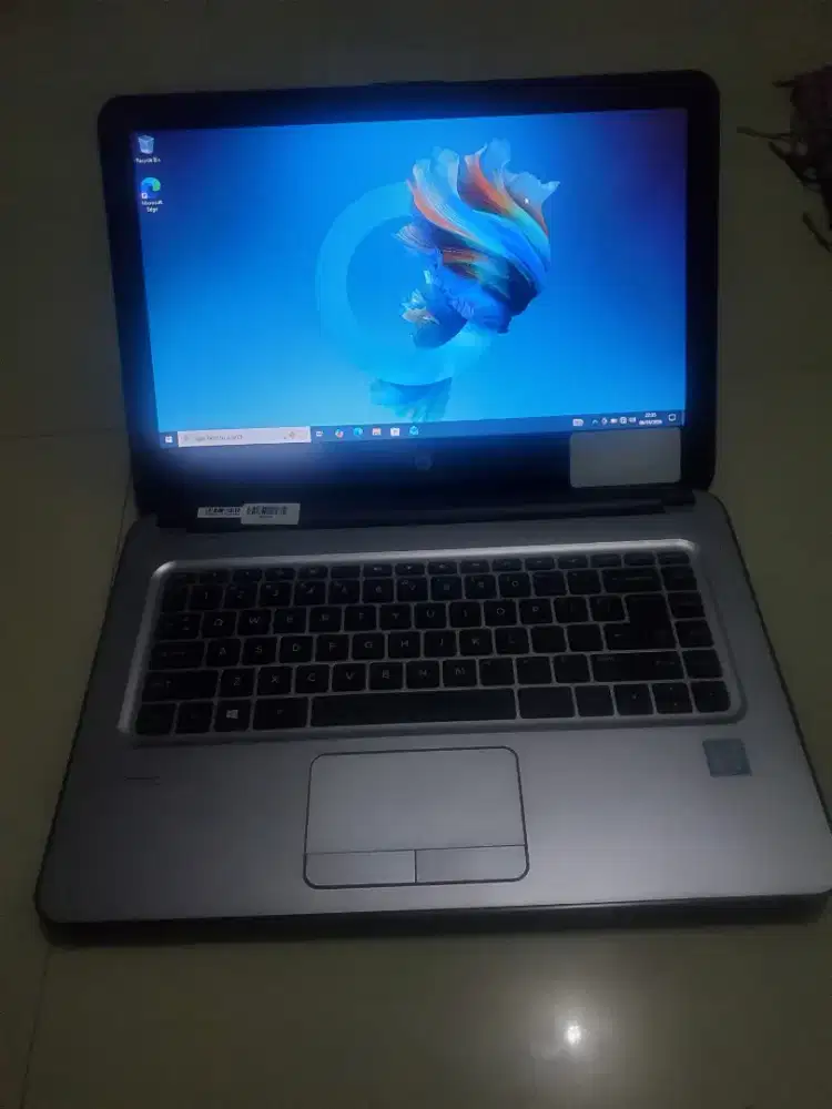 HP 348 G4 i3-6100U Ram 8 GB Ssd 256 Gb tinggal pakai aj