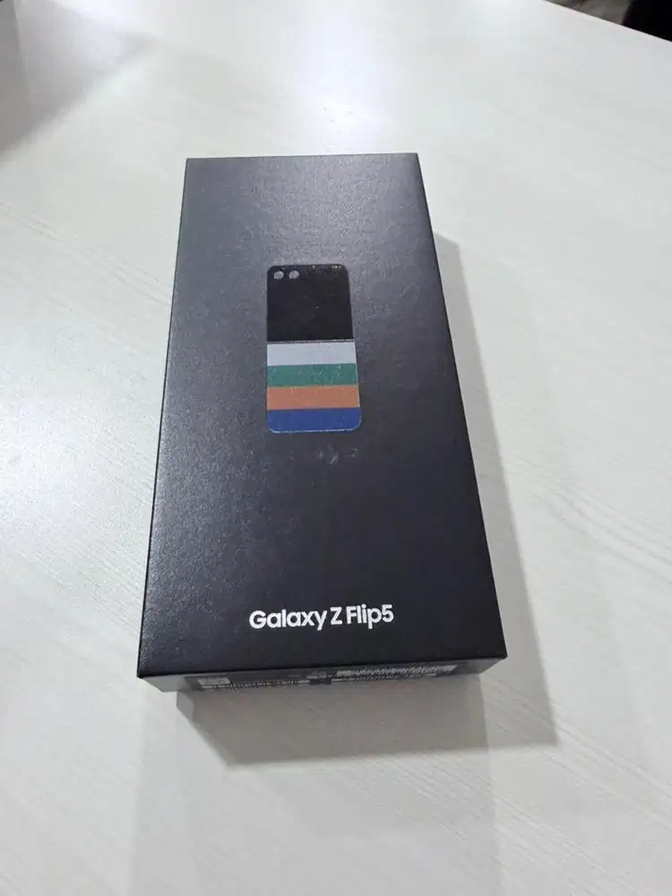 Samsung Galaxy Z Flip5 memori 512GB