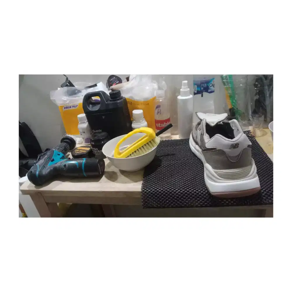 Terima Jasa Khusus Cuci Sepatu