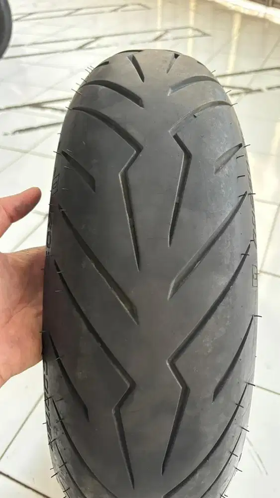 BAN PIRELLI UKURAN 150/70 Ring 14