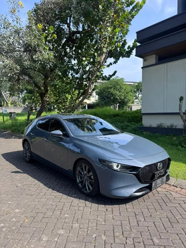 Mazda 3 hatchback polymetal grey