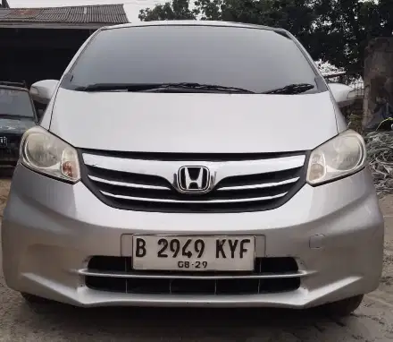 Honda Freed S AT 2014 Silver Pribadi