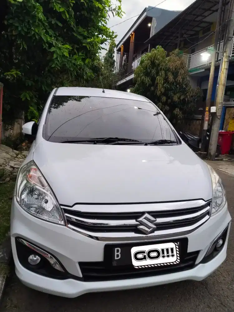 Dijual Suzuki Ertiga GX AT 2016 Low KM
