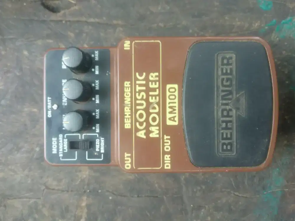 Efek gitar behringer akustik simulator normal