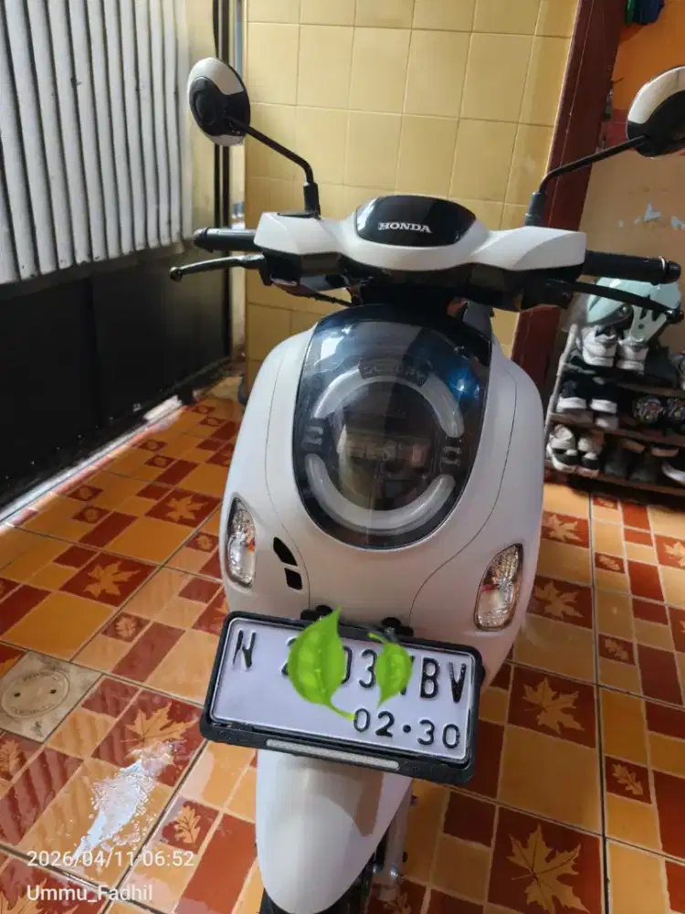 Scoopy prestige white 2025.Nego..
