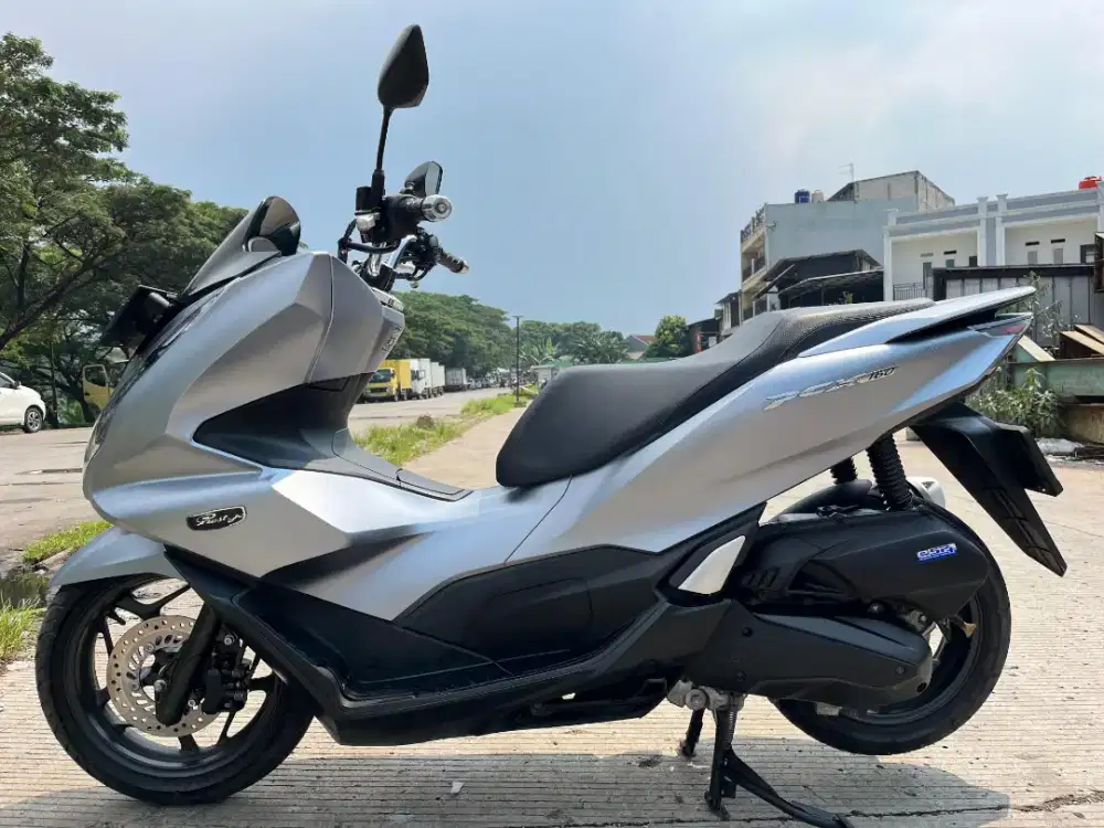 HONDA PCX 160CC TAHUN 2024 MOTOR BAGUS SS LNGKP ASLI SIAP PAKEK