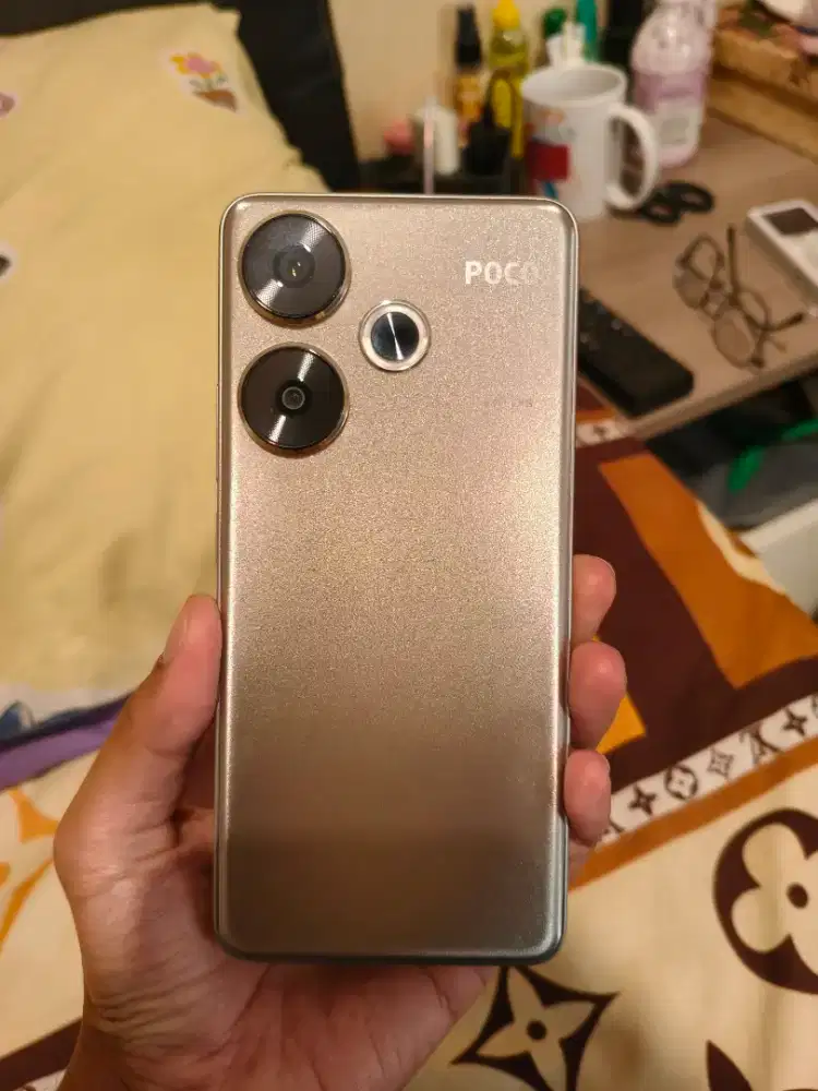 Poco F6 12/512GB