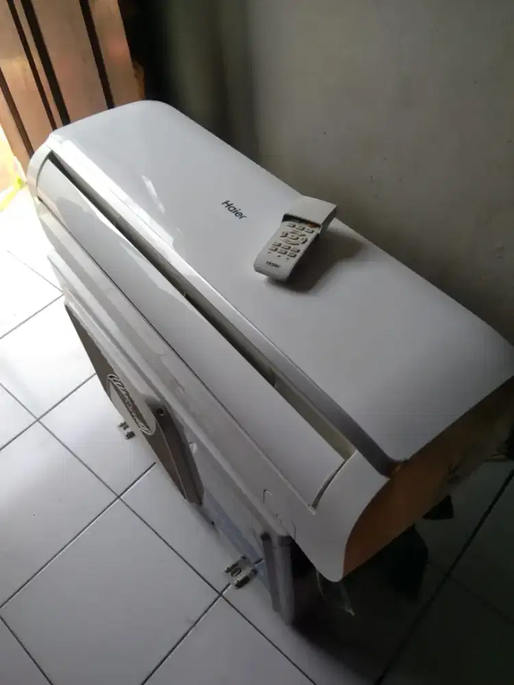 D jual ac haier 3/4 pk sama pasang dan pipa 2 meter