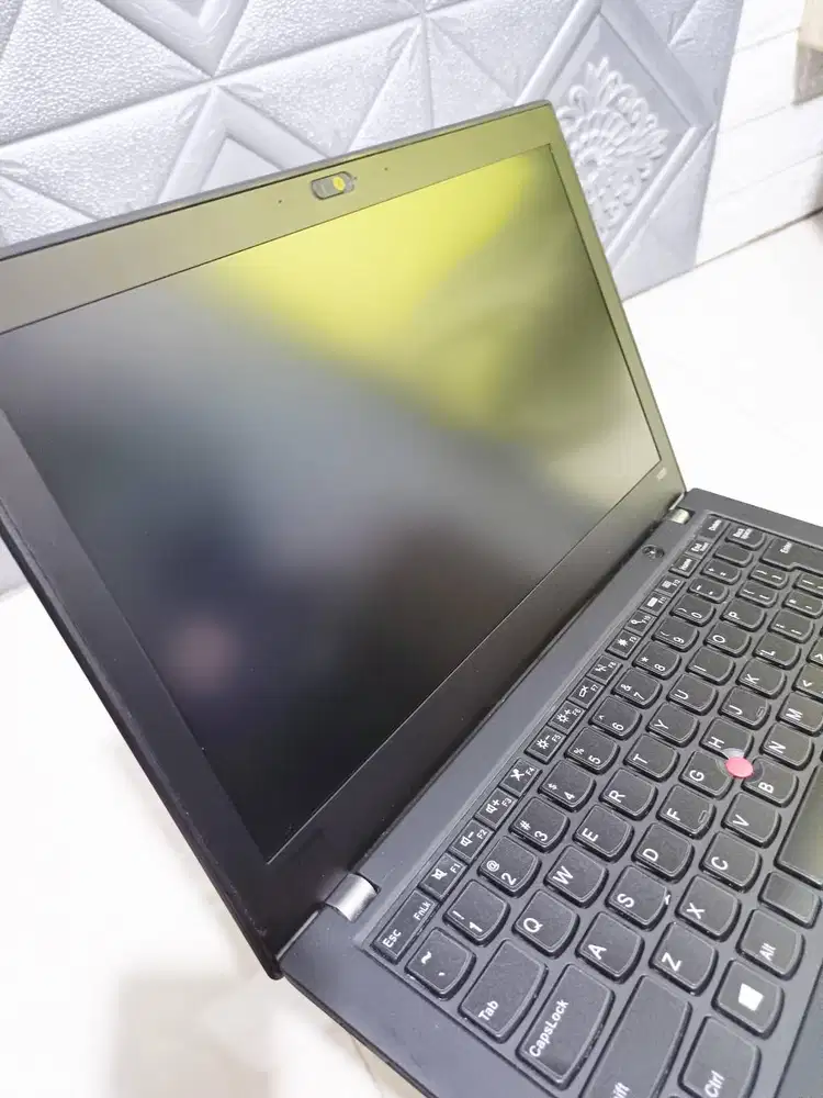Laptop Lenovo Core i5 Gen 8 siap Pakai