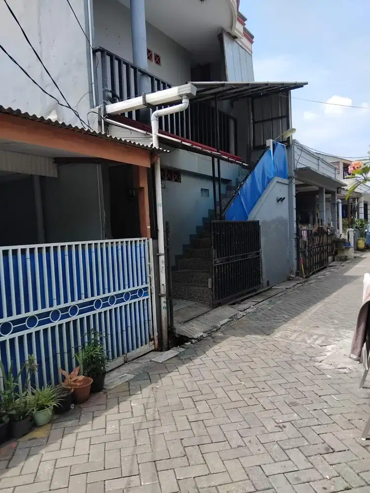 Disewakan dikontrakan kamar kost bulanan jl mujaher perum karawaci