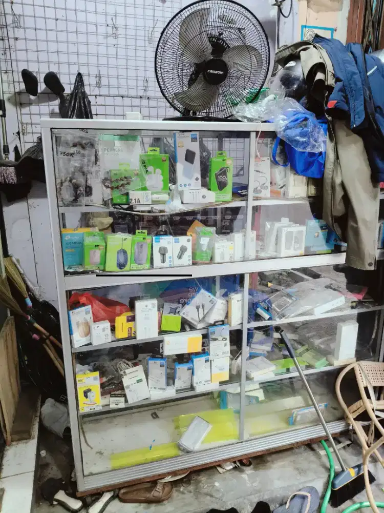 Etalase konter bekas