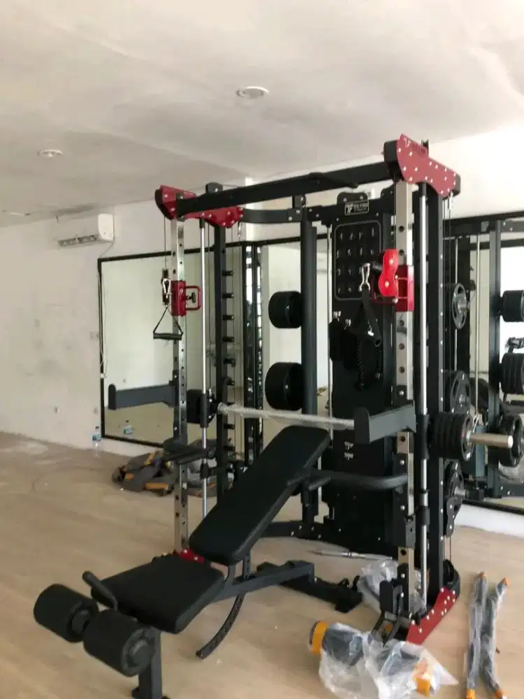 COMERCIAL MULTI GYM SMITH MACHINE TOTAL TL 088 FREE PLAT BEBAN 50 KG