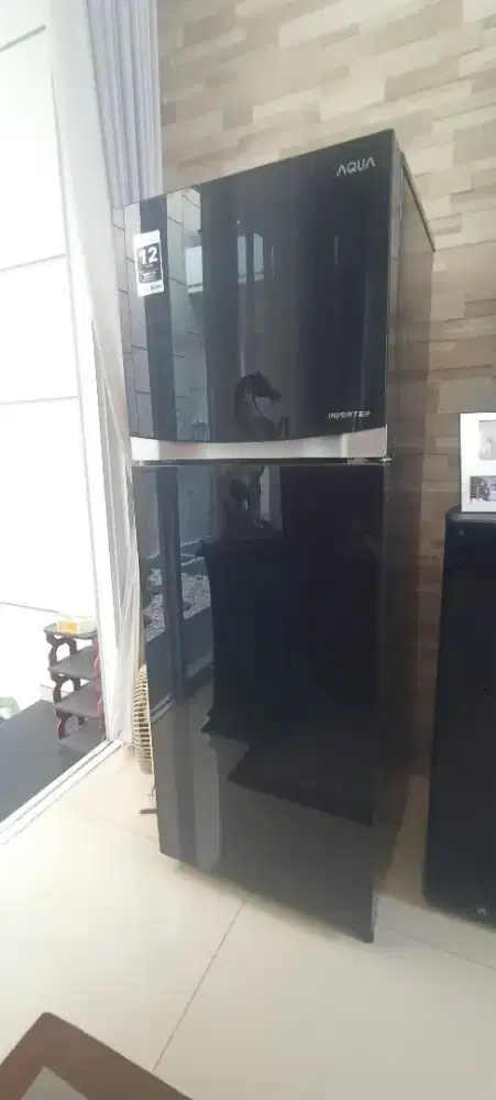 Kulkas AQUA AQR- D275R
Inverter