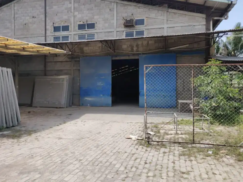 Dijual Cepat, bangunan ex Pabrik. Dekat cikande strategis.